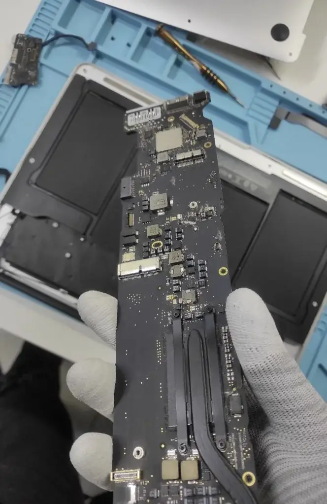 MacBook internal components