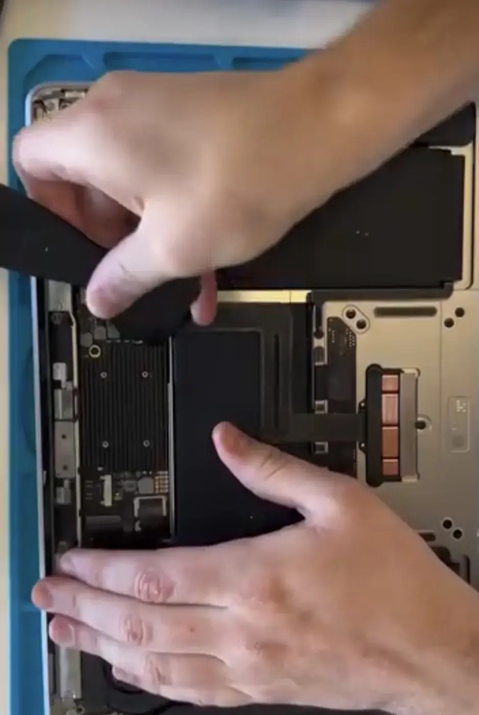 MacBook battery work